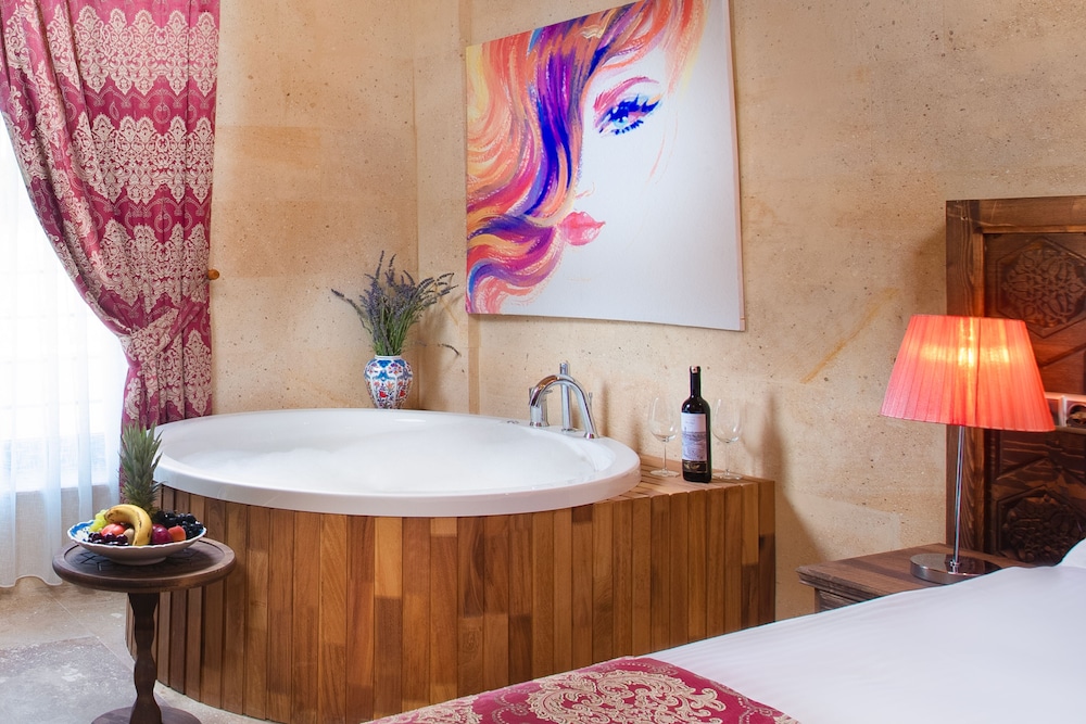 cappadocia pyramid stone house