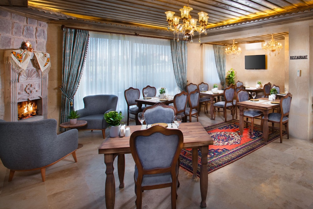 cappadocia pyramid stone house