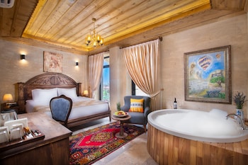 cappadocia pyramid stone house