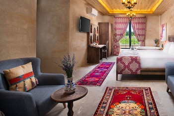 cappadocia pyramid stone house