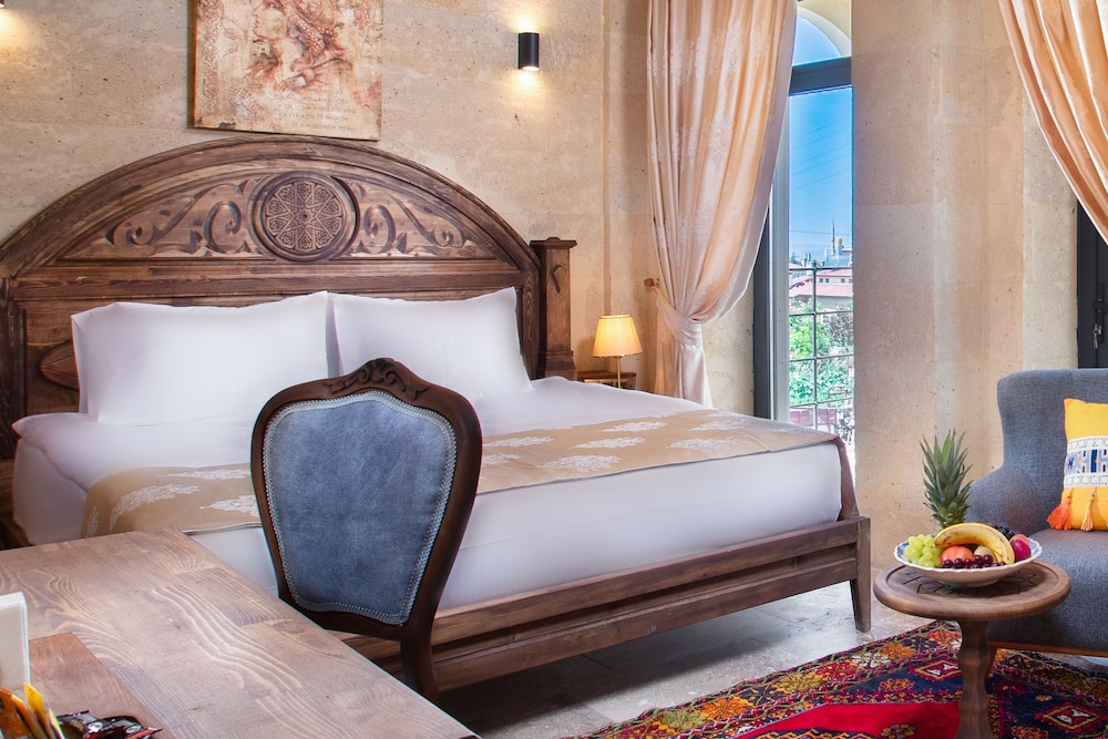 cappadocia pyramid stone house