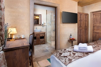 cappadocia pyramid stone house