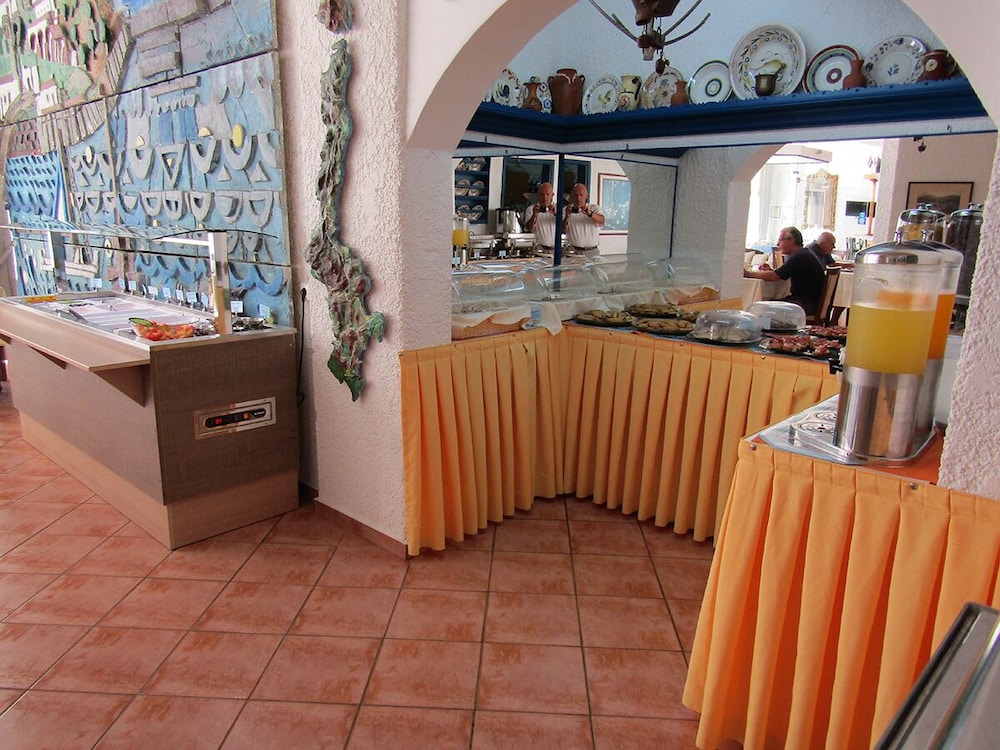 atlantis hotel