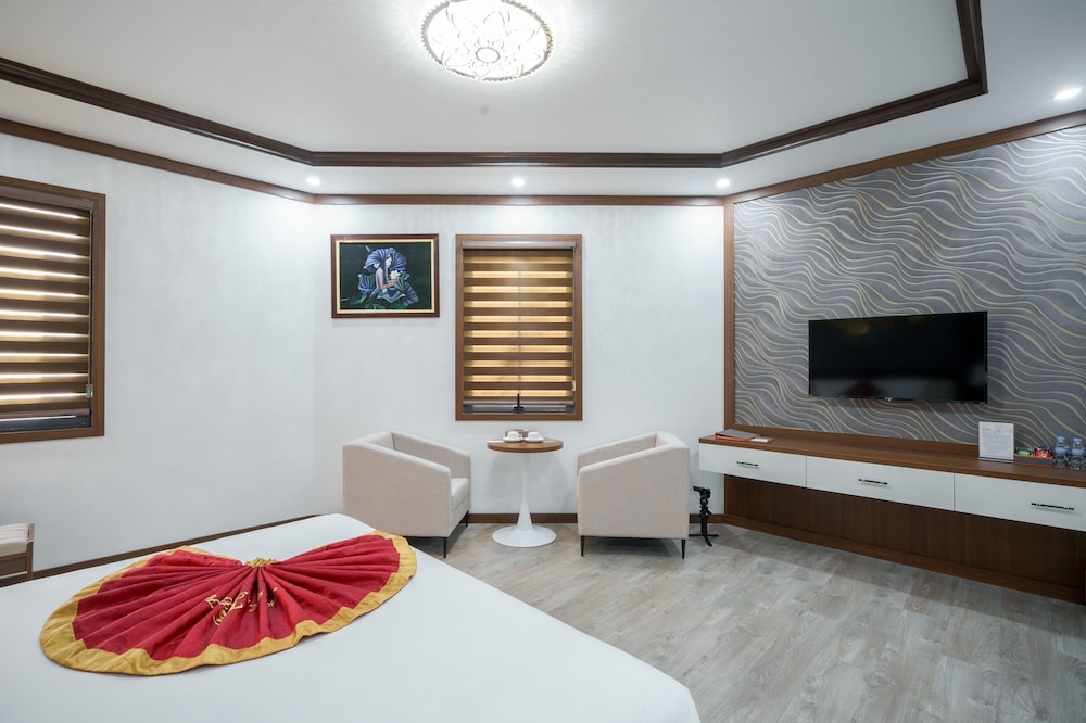 sunland halong hotel and restaurant