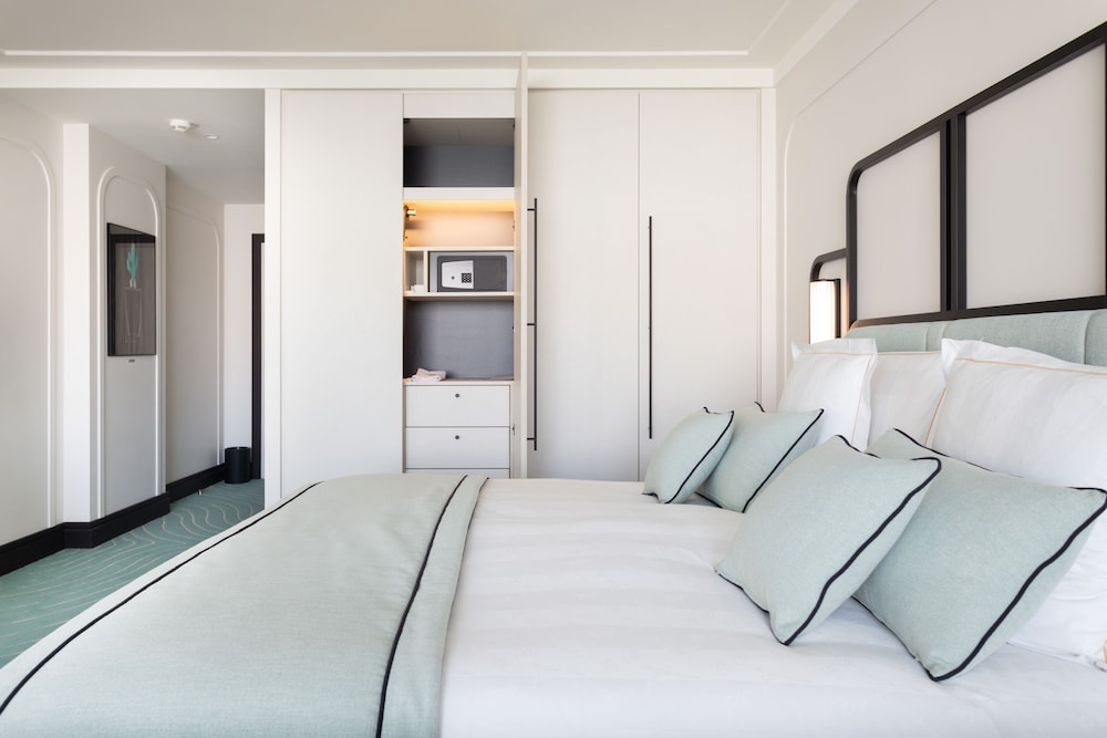 mondrian cannes