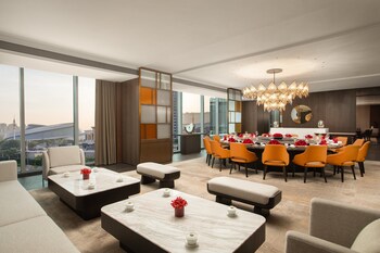 crowne plaza jiangmen binjiang an ihg hotel