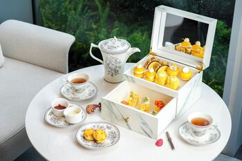 crowne plaza jiangmen binjiang an ihg hotel