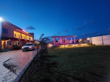 Holiday Beach Resort Mandarmani,Kolkata>>Kanthi,3 star