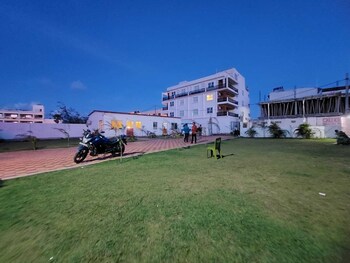 Holiday Beach Resort Mandarmani,Kolkata>>Kanthi,3 star