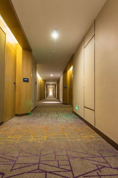 the summit hotel