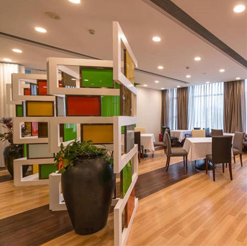 the summit hotel