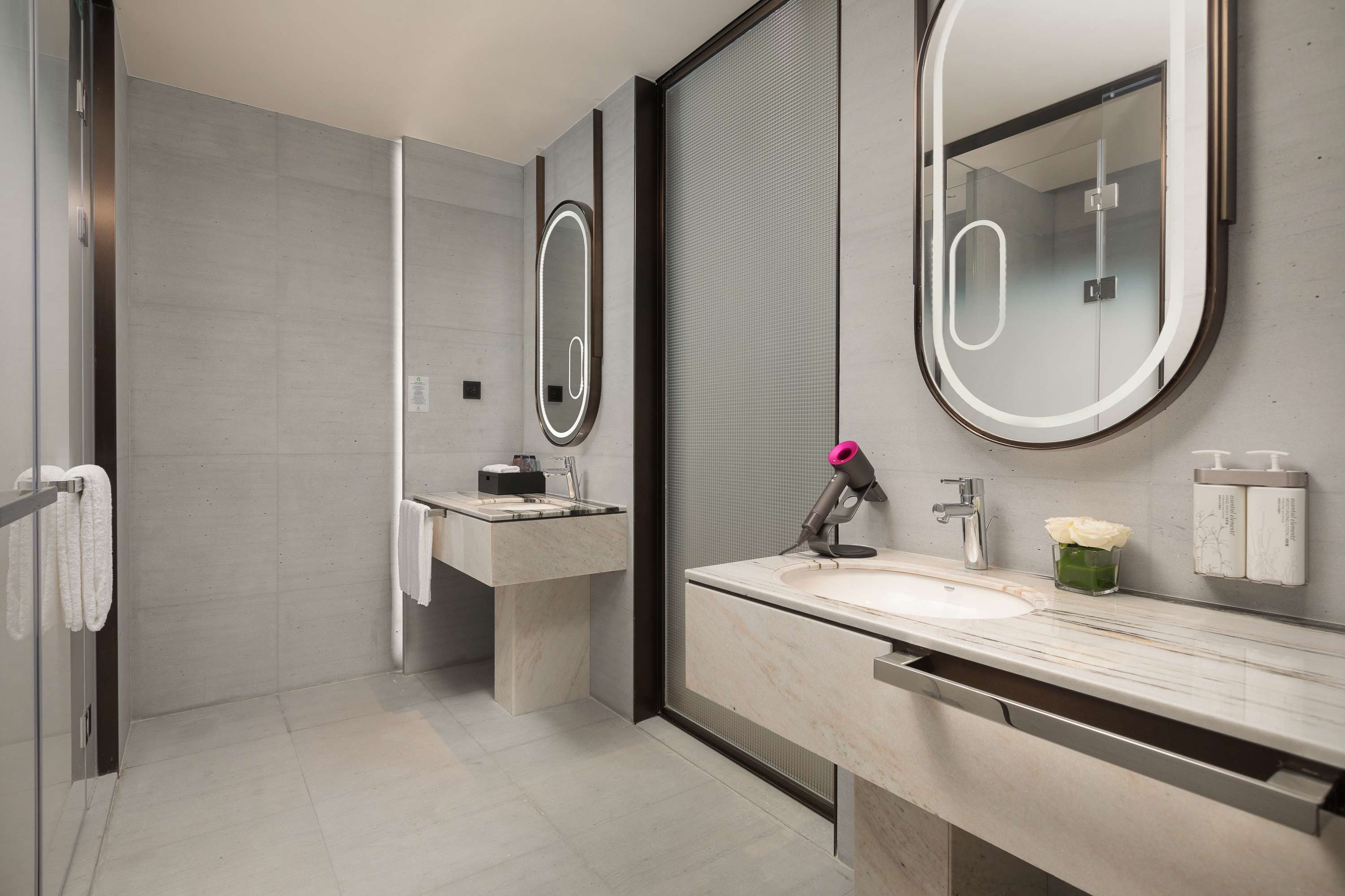 hualuxe sanya yalong bay resort an ihg hotel