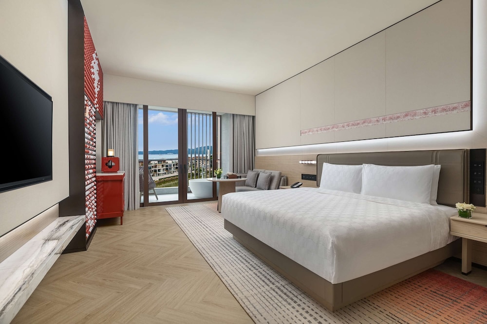hualuxe sanya yalong bay resort an ihg hotel