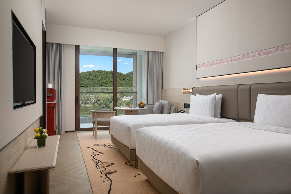hualuxe sanya yalong bay resort an ihg hotel