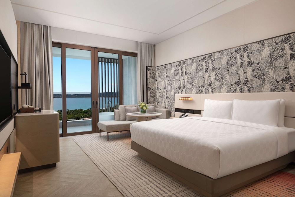 hualuxe sanya yalong bay resort an ihg hotel