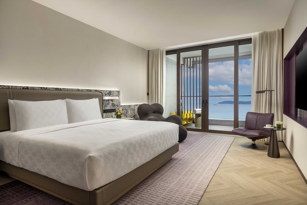 hualuxe sanya yalong bay resort an ihg hotel
