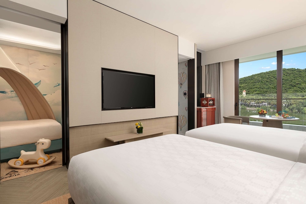 hualuxe sanya yalong bay resort an ihg hotel