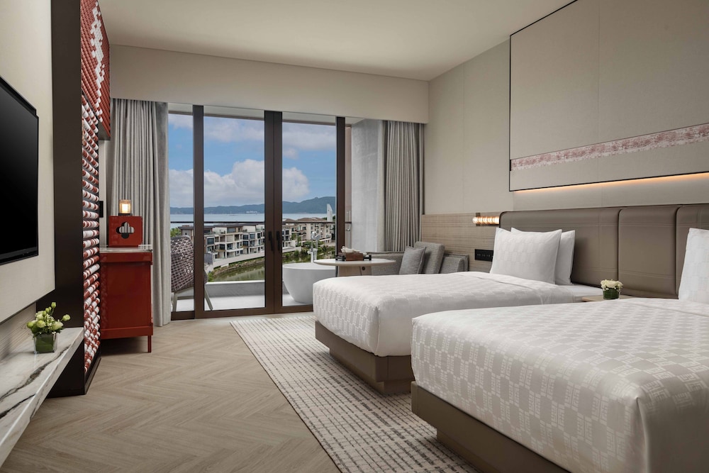 hualuxe sanya yalong bay resort an ihg hotel
