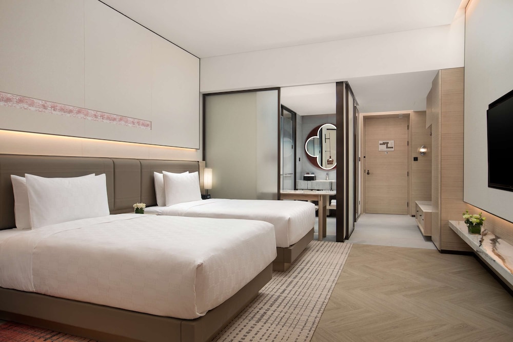 hualuxe sanya yalong bay resort an ihg hotel