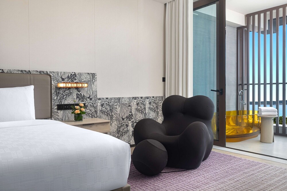 hualuxe sanya yalong bay resort an ihg hotel