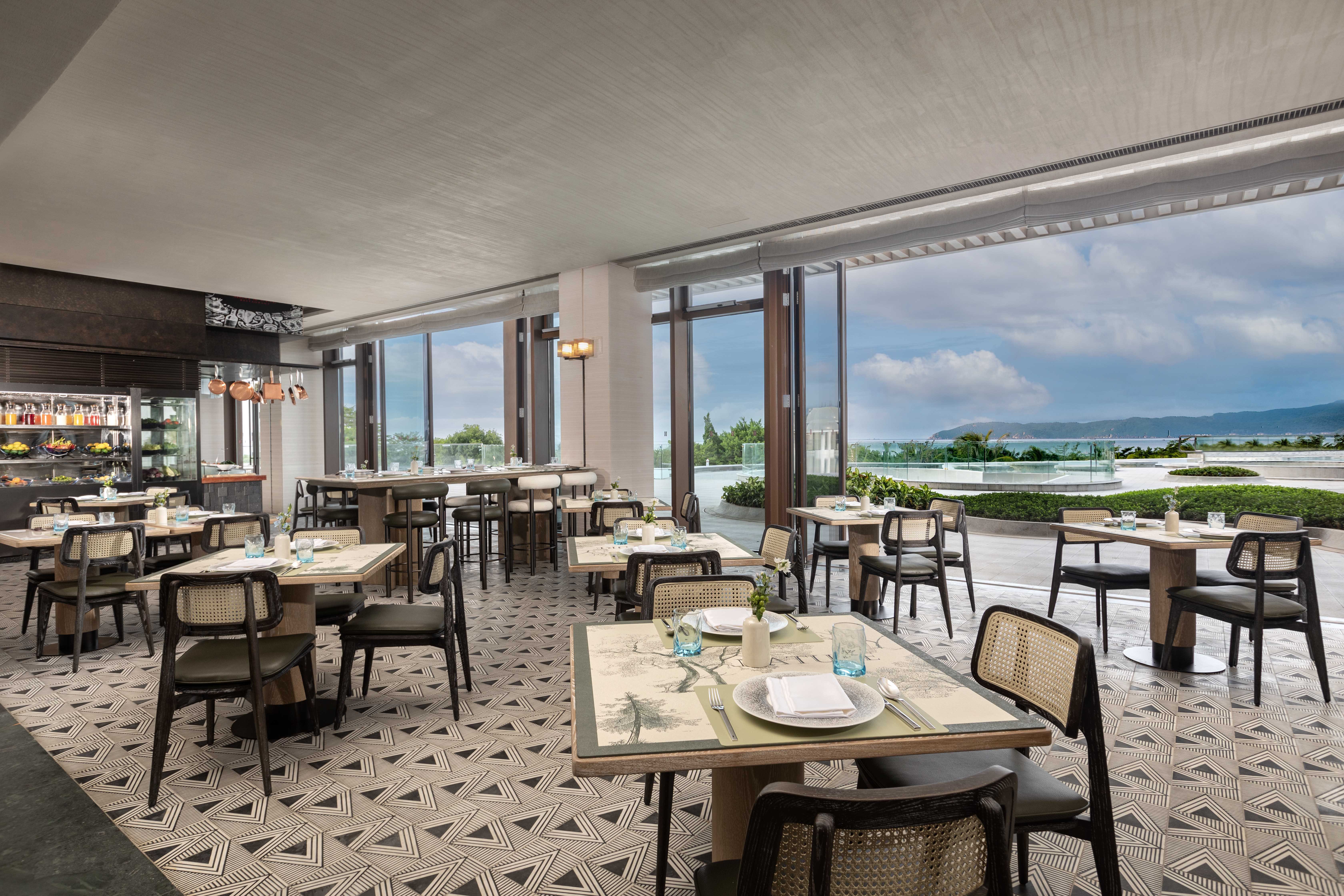 hualuxe sanya yalong bay resort an ihg hotel