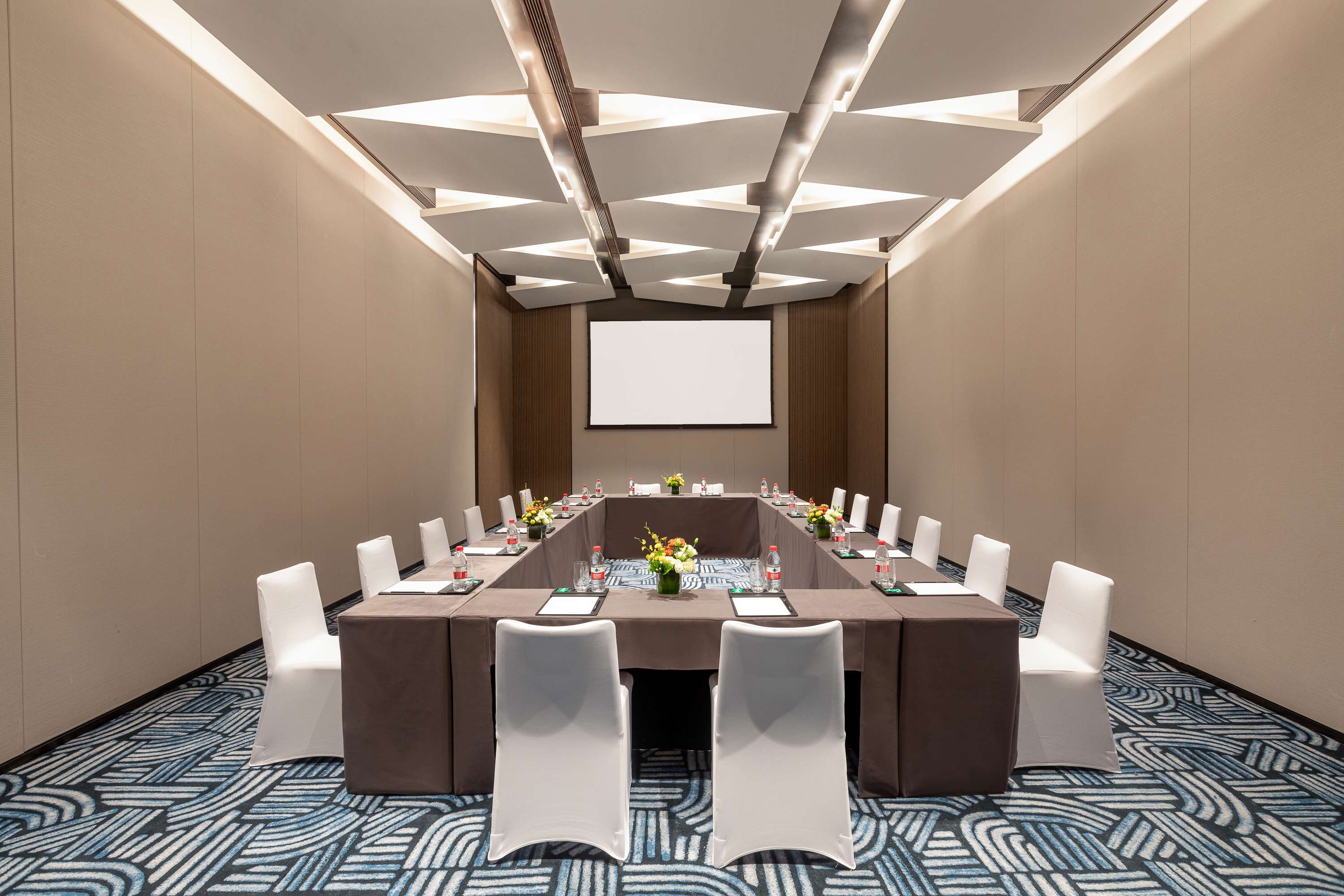 hualuxe sanya yalong bay resort an ihg hotel