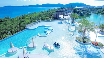 Hualuxe Sanya Yalong Bay Resort, An Ihg Hotel,China>>Sanya,3.5 star
