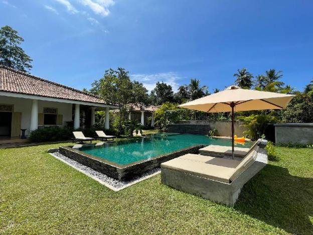 claire villa by younger villas and resorts