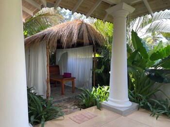 claire villa by younger villas and resorts