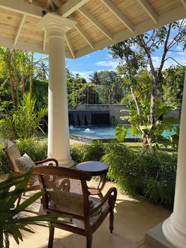 claire villa by younger villas and resorts
