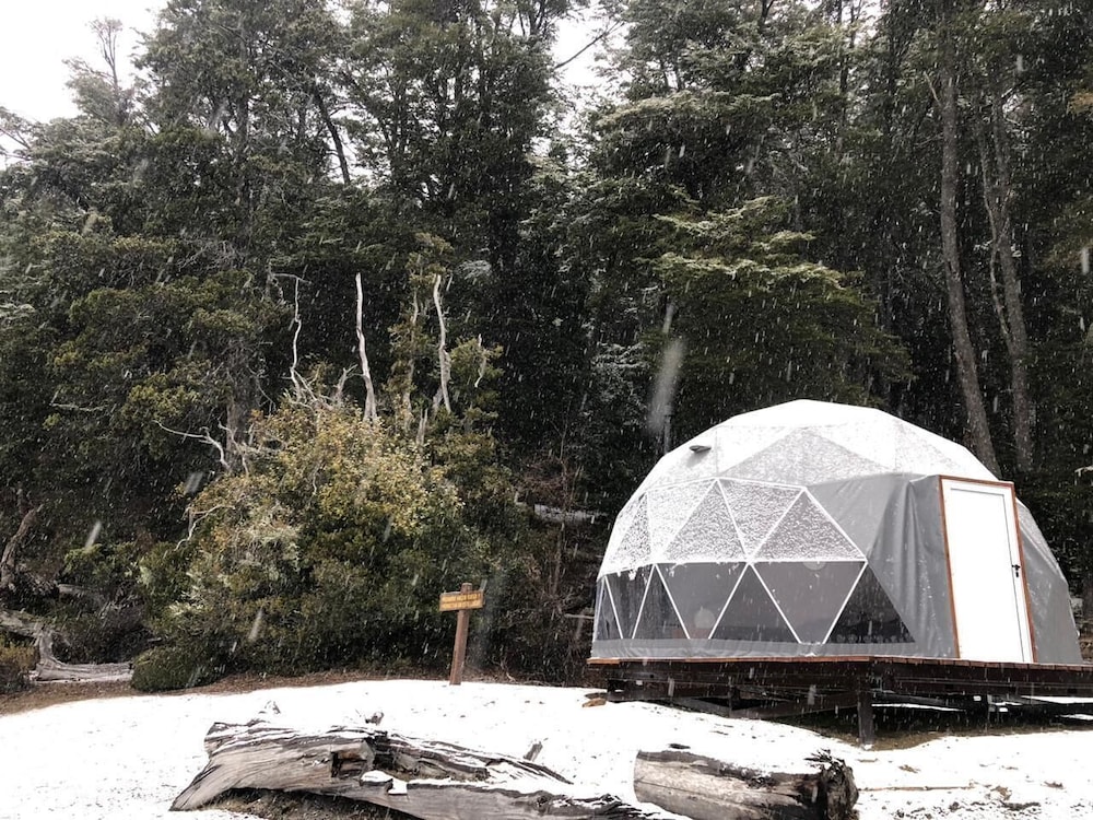 isla victoria folk camp