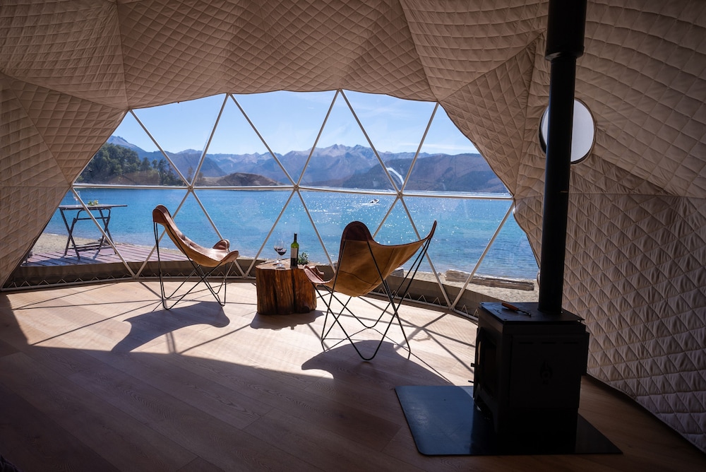 isla victoria folk camp