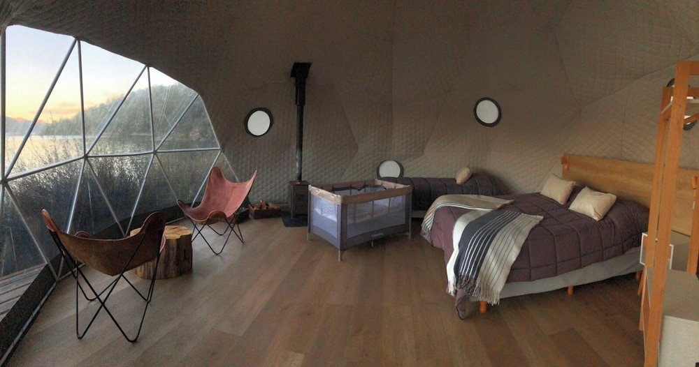 isla victoria folk camp