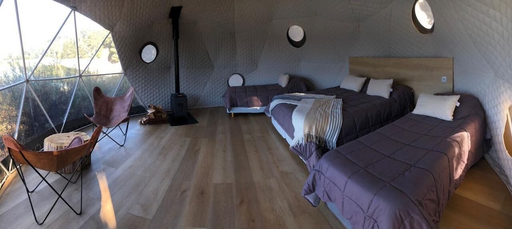 isla victoria folk camp