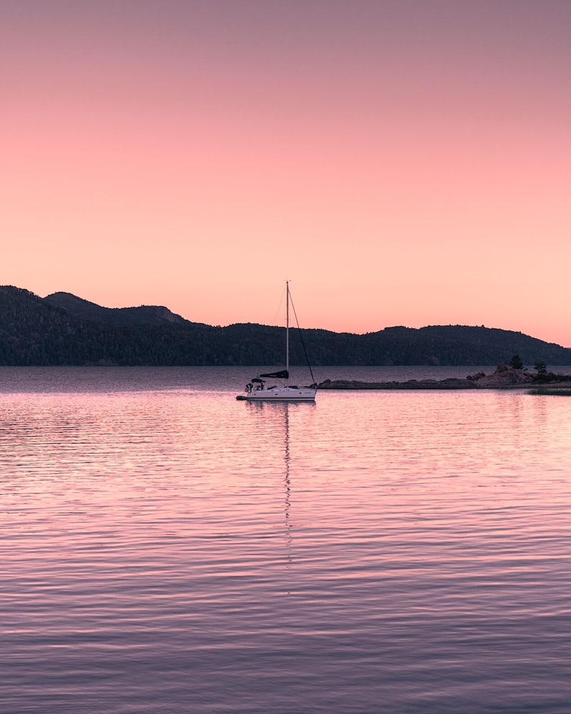 isla victoria folk camp