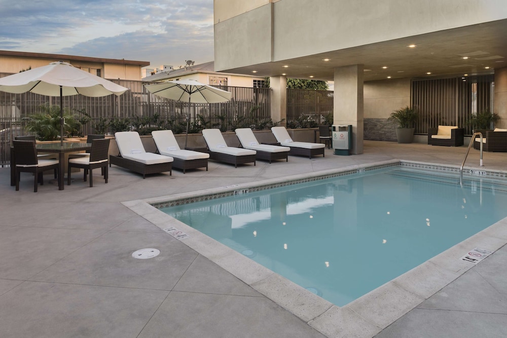 hampton inn and suites los angeles hollywood