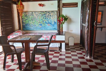 isla del pirata oficina de reserva