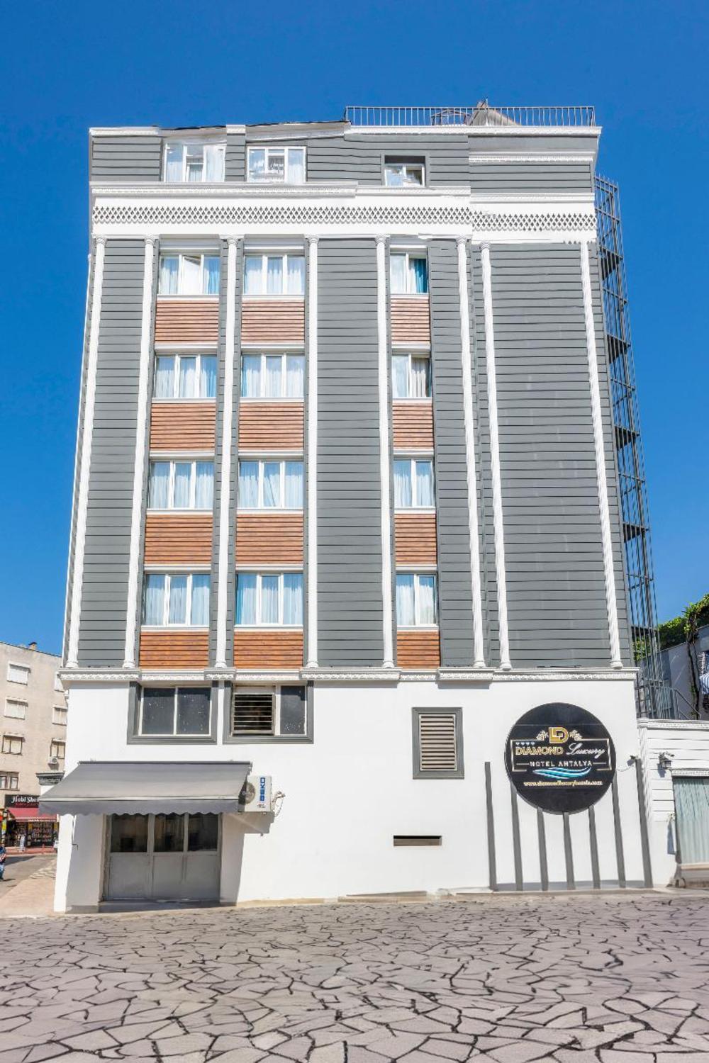 diamond luxury hotel