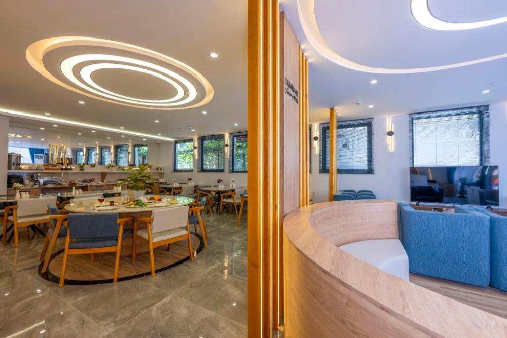 diamond luxury hotel