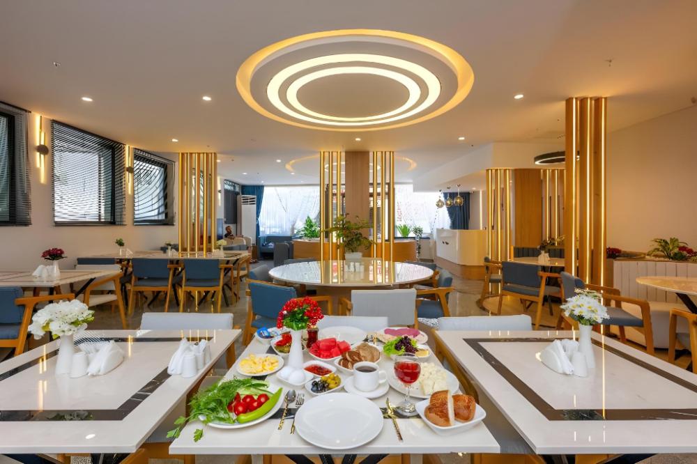 diamond luxury hotel