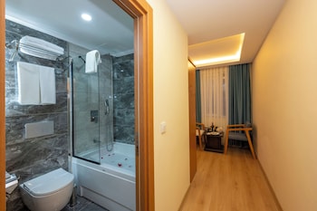 diamond luxury hotel