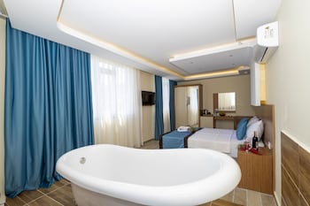 diamond luxury hotel
