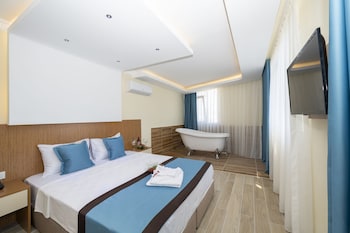 diamond luxury hotel