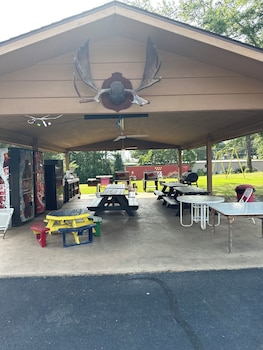 Sportsman's Lodge,Greers Ferry>>Fairfield Bay,2 star