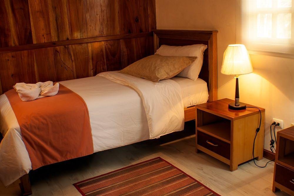 The Wooden House Lodge,Puerto Villamil>>Galapagos,3 star