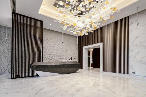 lusso hometels j one