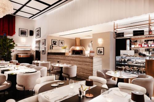 lusso hometels j one