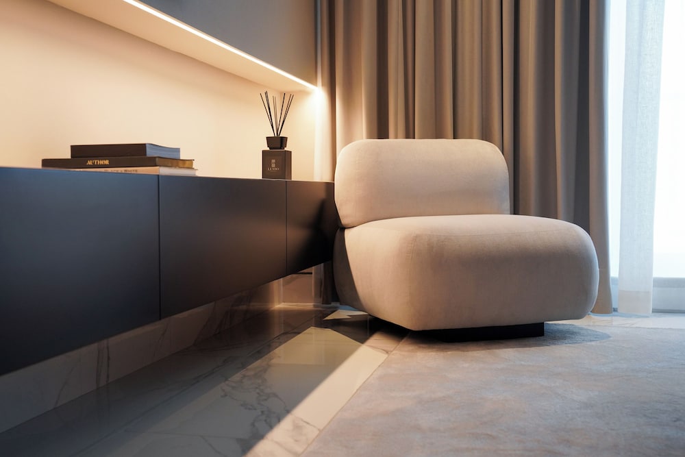 lusso hometels j one