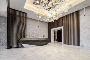 lusso hometels j one