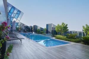 lusso hometels j one